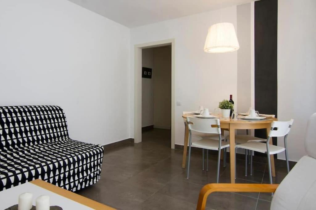 Cute Tiny Flat Near The Beach And City Center Tossa de Mar Exterior foto